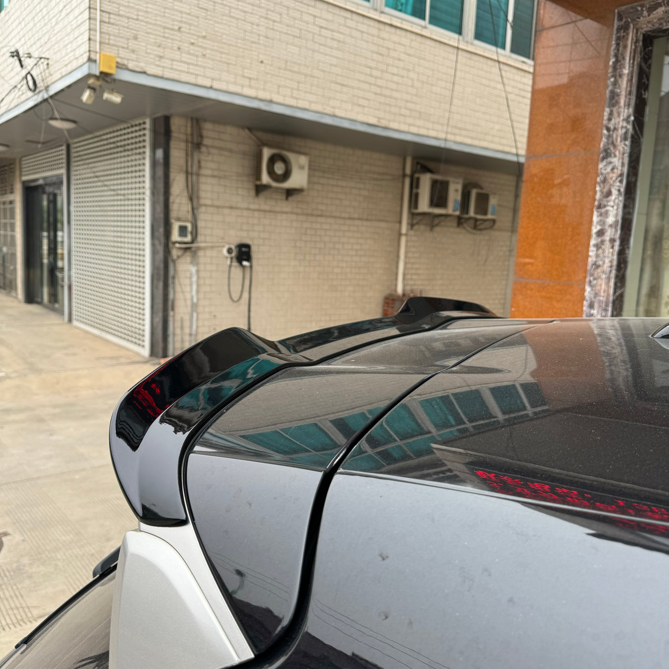 Porsche Cayenne spoiler