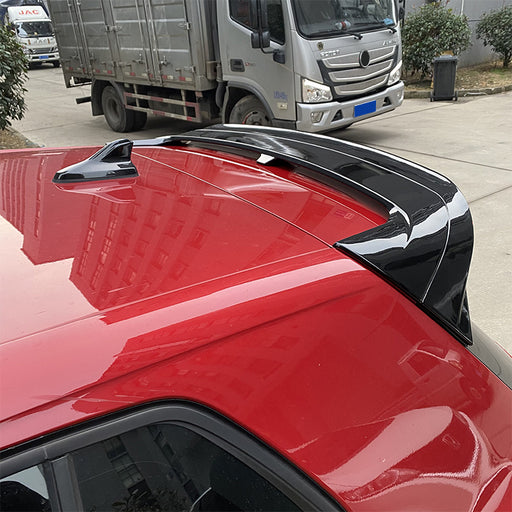 Bag spoiler for Volkswagen GOLF 8 GTI Stil black roof wing on red car
