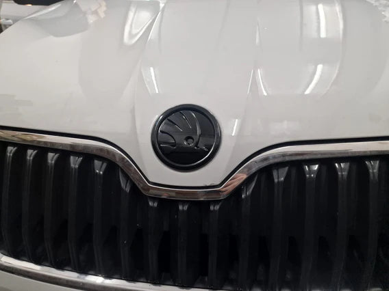 Blank sorte emblemer til Skoda for & Bag