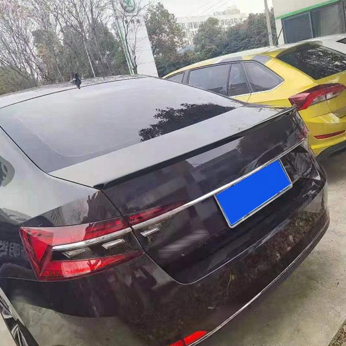 Bagspoiler til Skoda Superb Sedan (2015-2024) blank sort